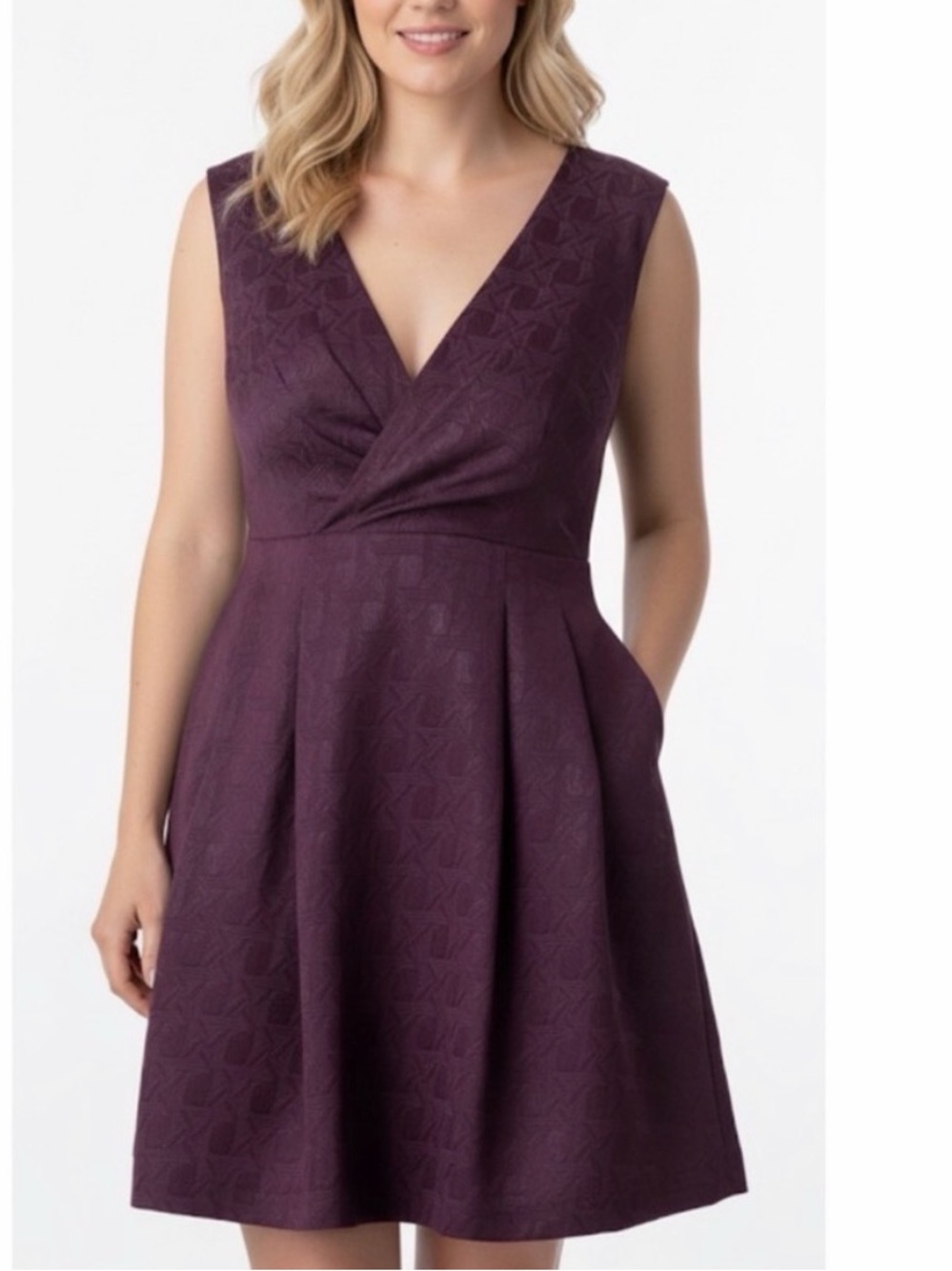 Sleeveless V-Neck A-Line Mini Dress in Plum